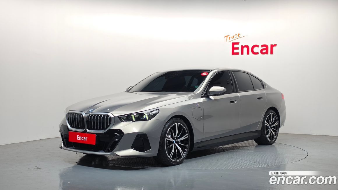 BMW 5-Series 2025