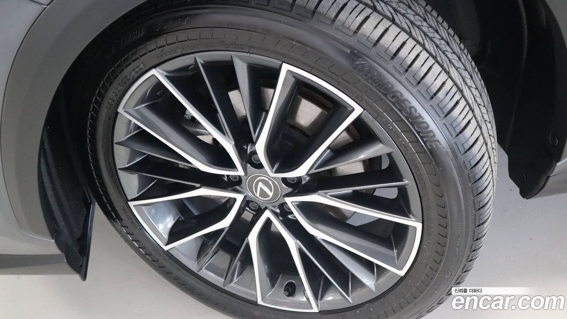 Lexus NX 2025