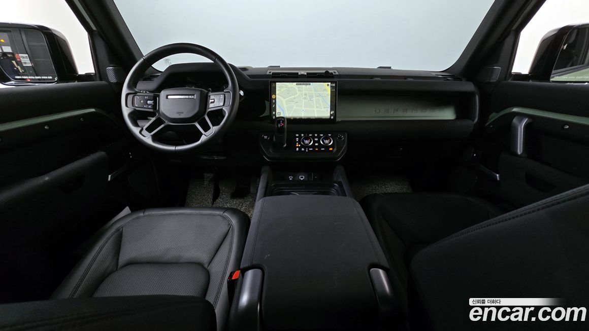 Land Rover Defender 2023