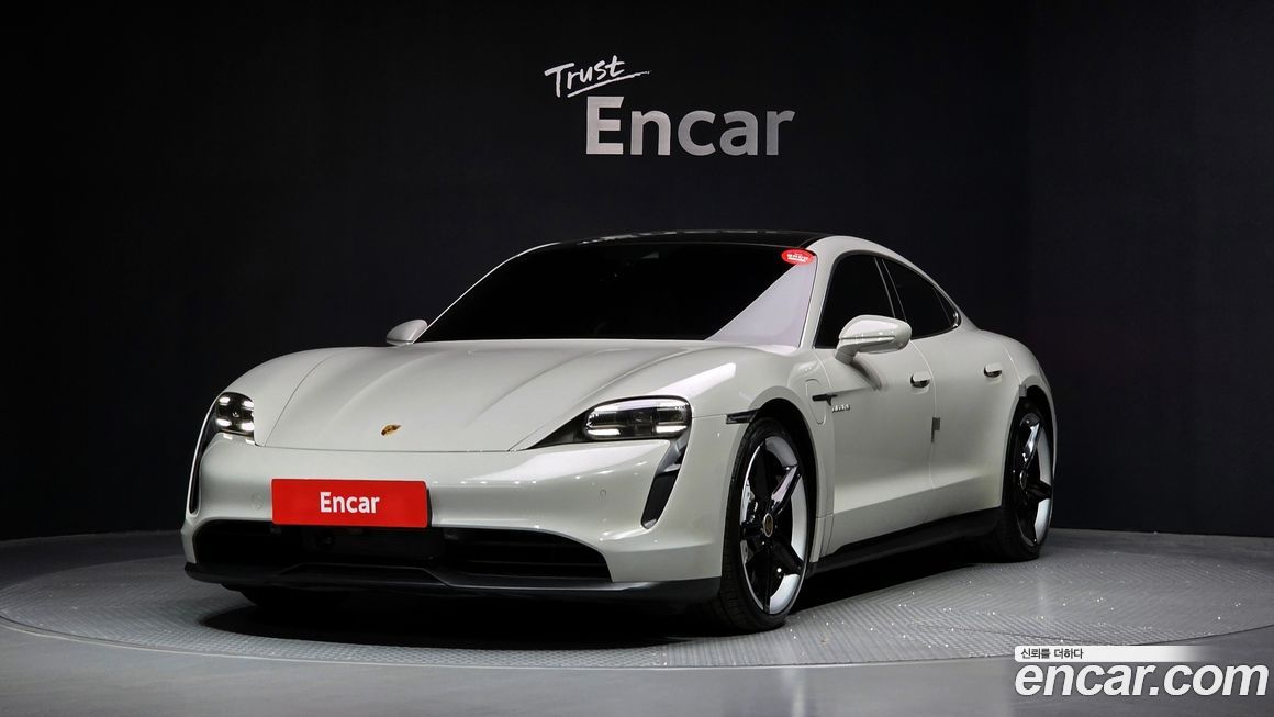 Porsche Taycan 2022
