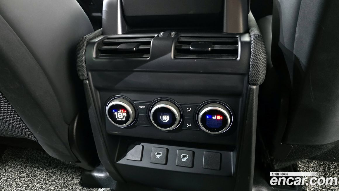 Land Rover Defender 2023