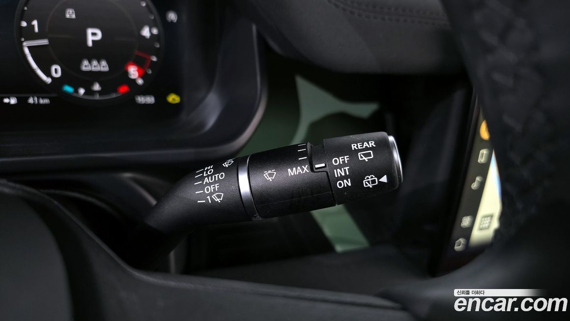 Land Rover Defender 2023