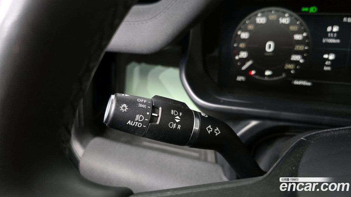 Land Rover Defender 2023