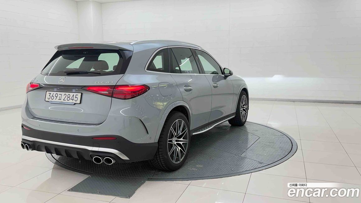 Mercedes-Benz GLC-Class 2025