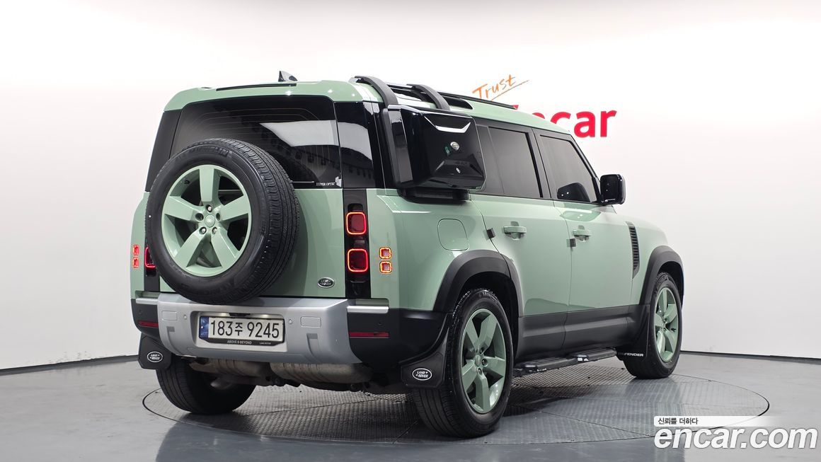 Land Rover Defender 2023