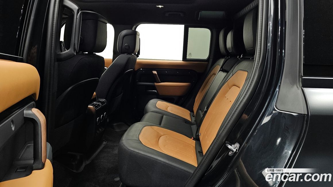 Land Rover Defender 2023
