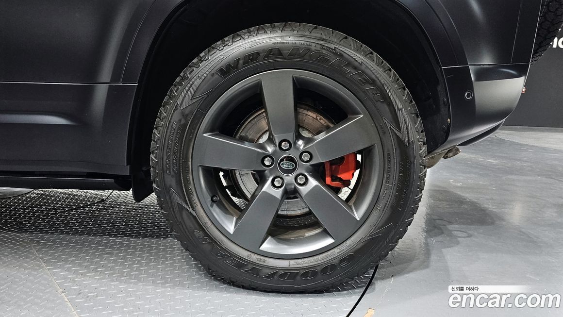 Land Rover Defender 2023