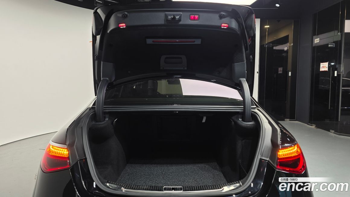 Mercedes-Benz S-Class 2021