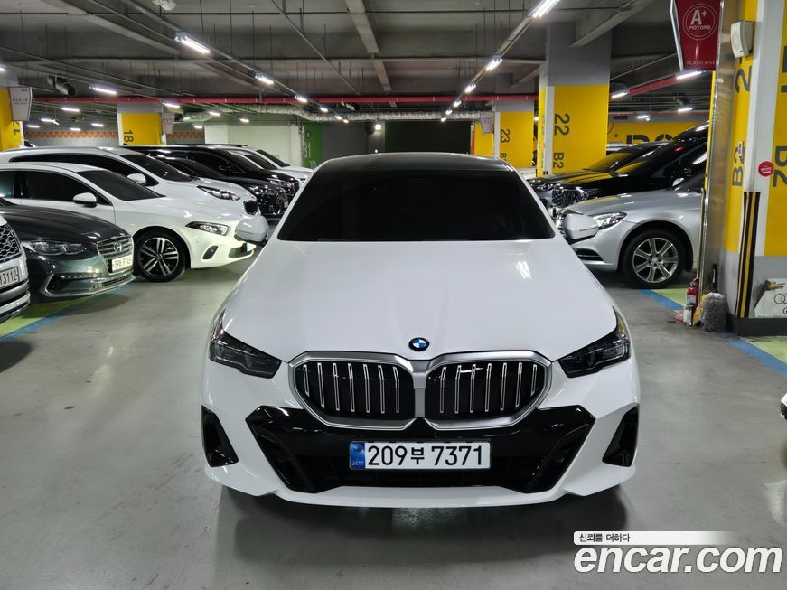 BMW 5-Series 2025
