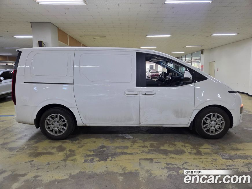 Hyundai Staria 2024