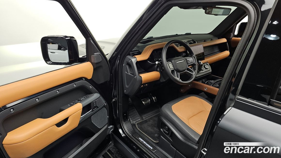 Land Rover Defender 2023