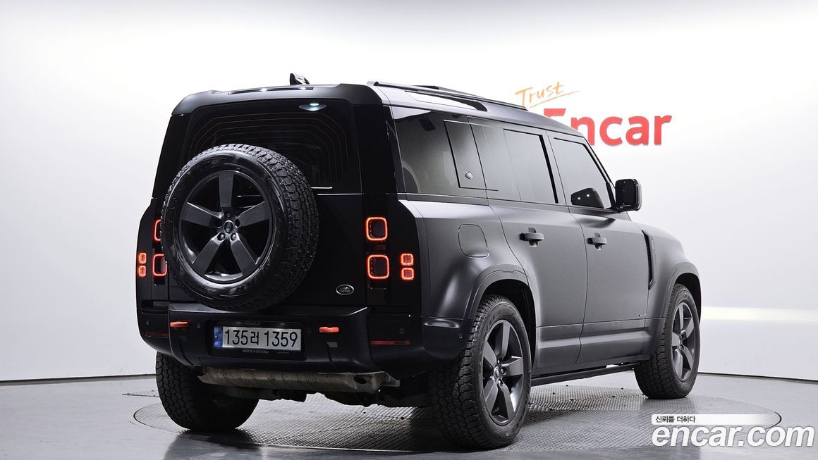 Land Rover Defender 2023