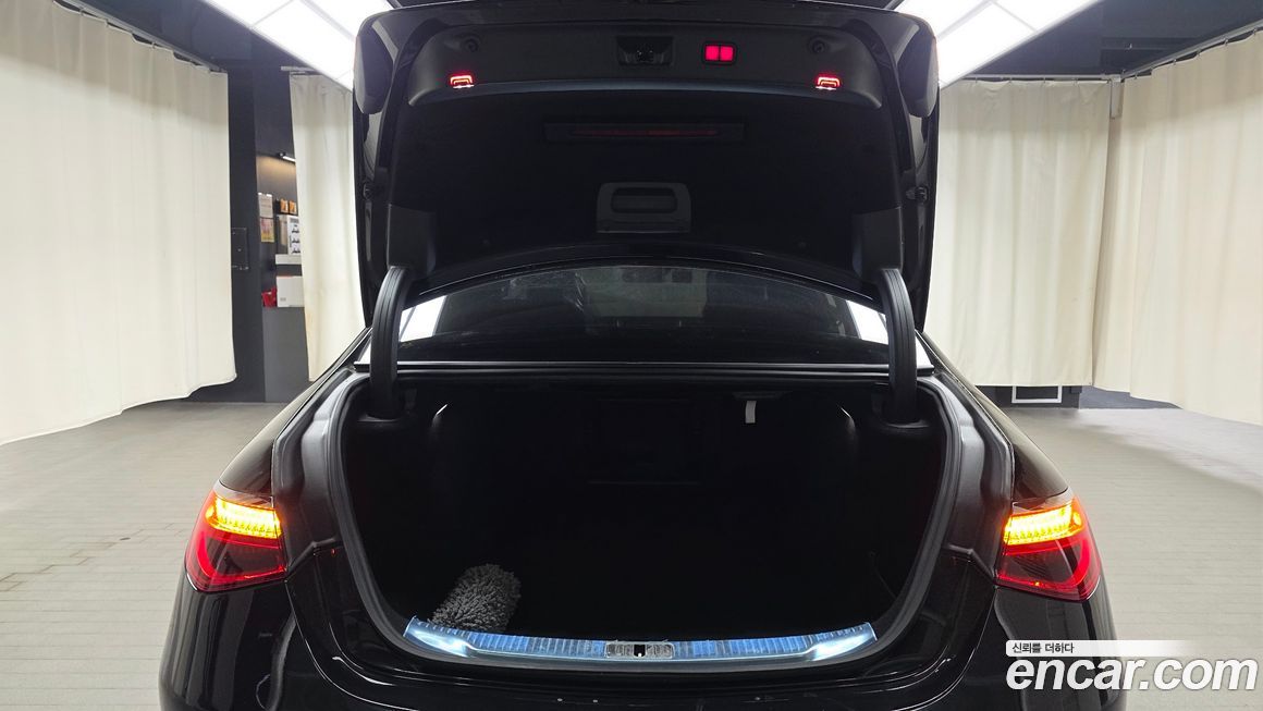 Mercedes-Benz S-Class 2021
