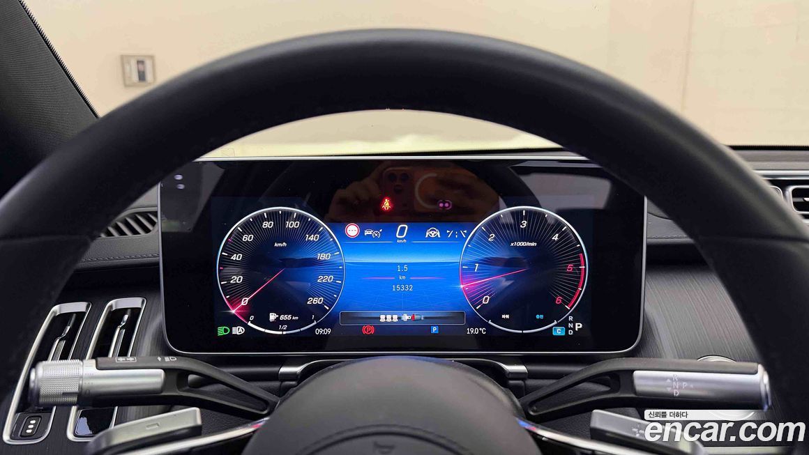 Mercedes-Benz S-Class 2025