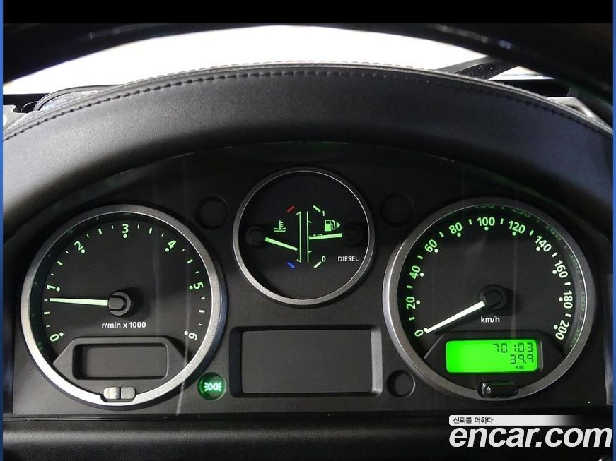 Land Rover Defender 2010