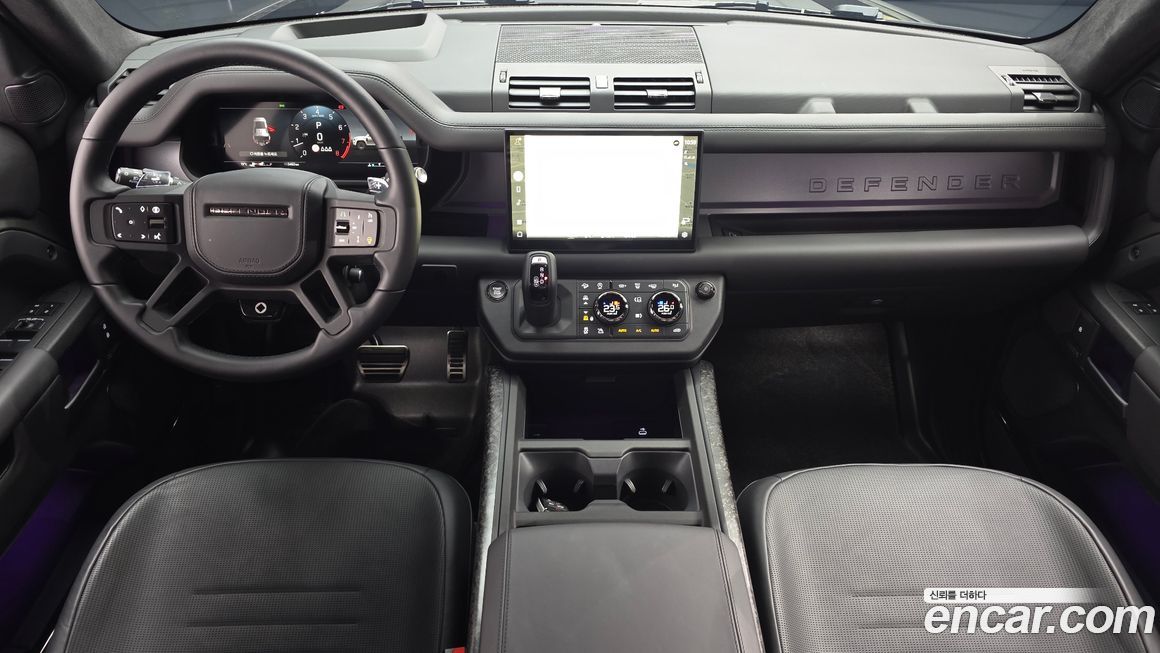 Land Rover Defender 2025