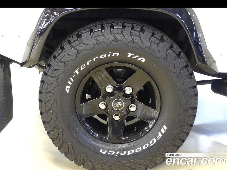Land Rover Defender 2010