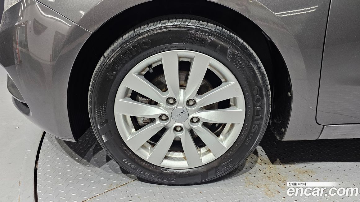 Kia K3 2013