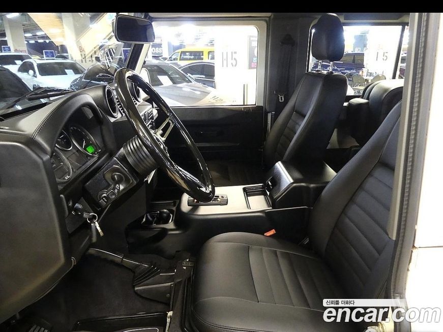 Land Rover Defender 2010