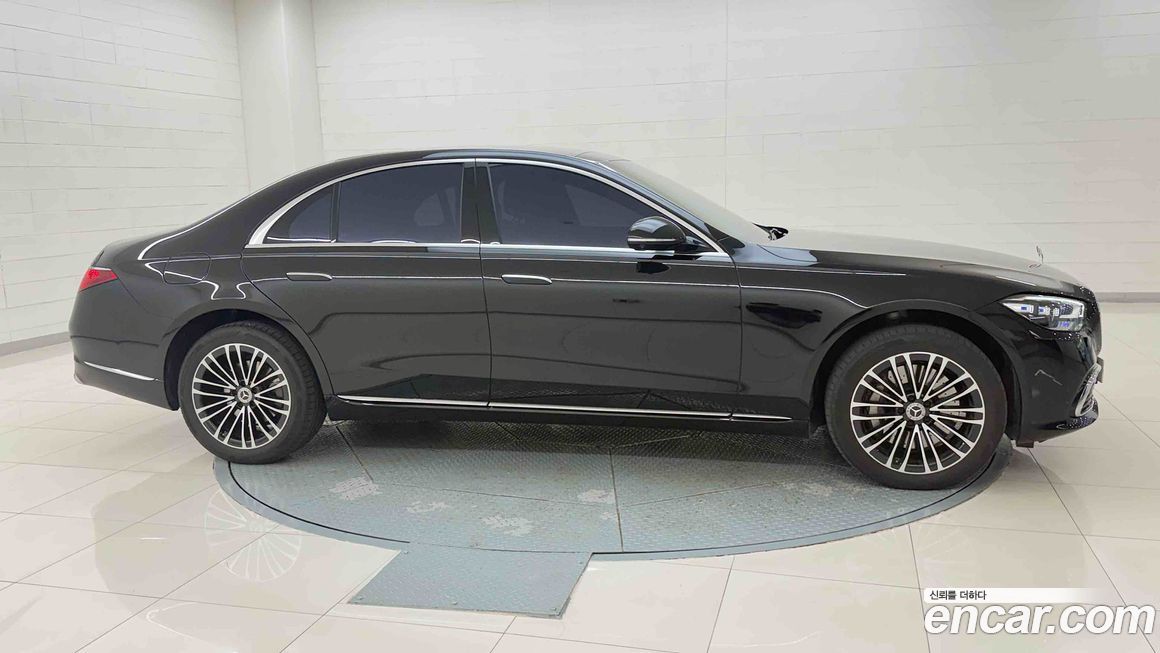 Mercedes-Benz S-Class 2025