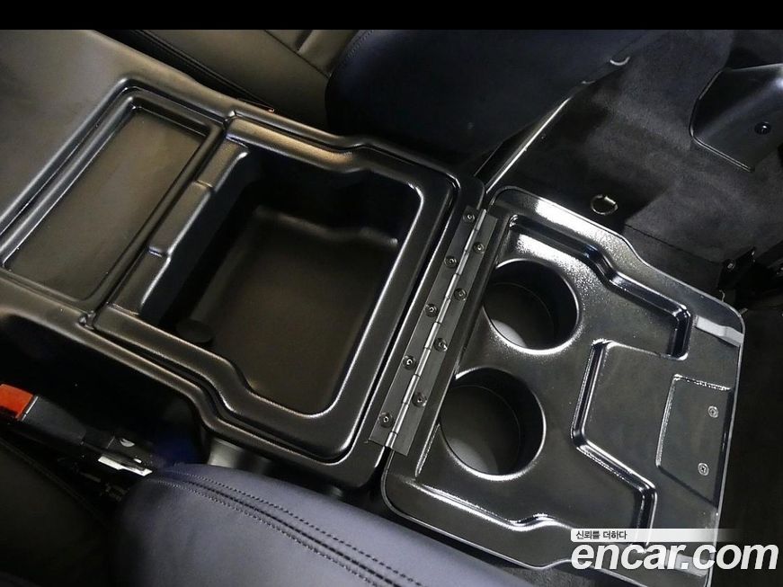 Land Rover Defender 2010
