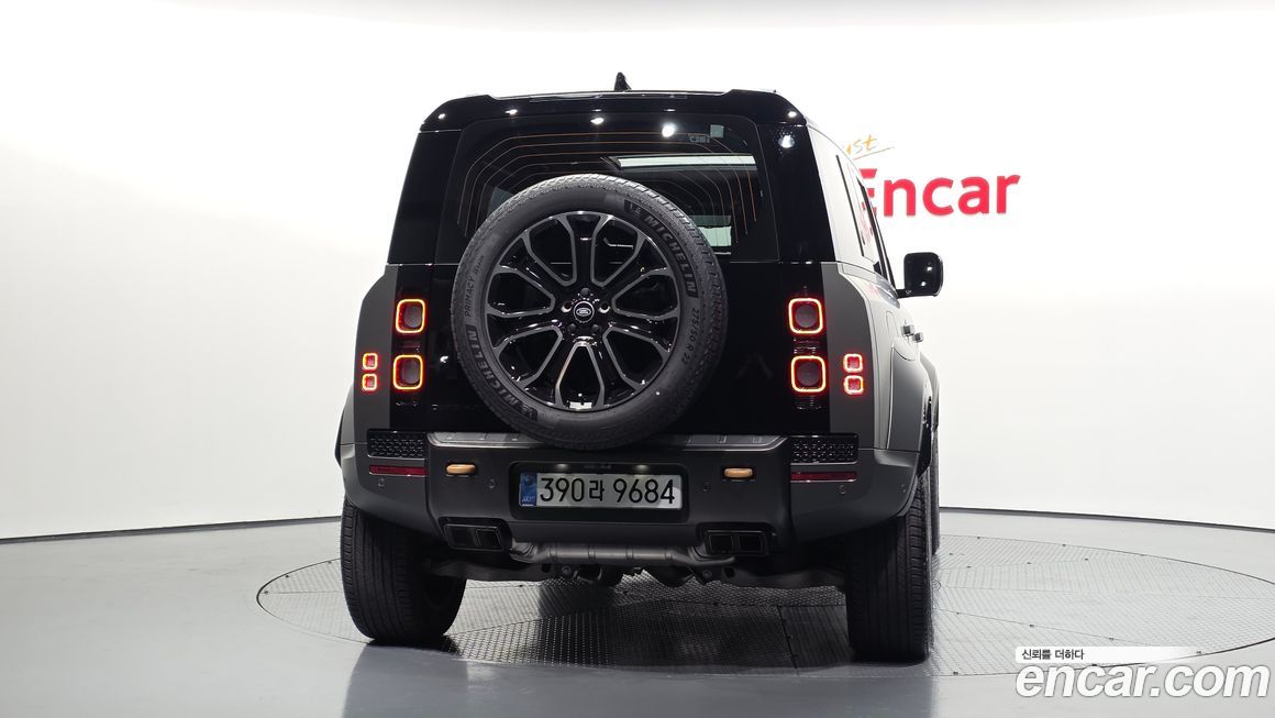Land Rover Defender 2025