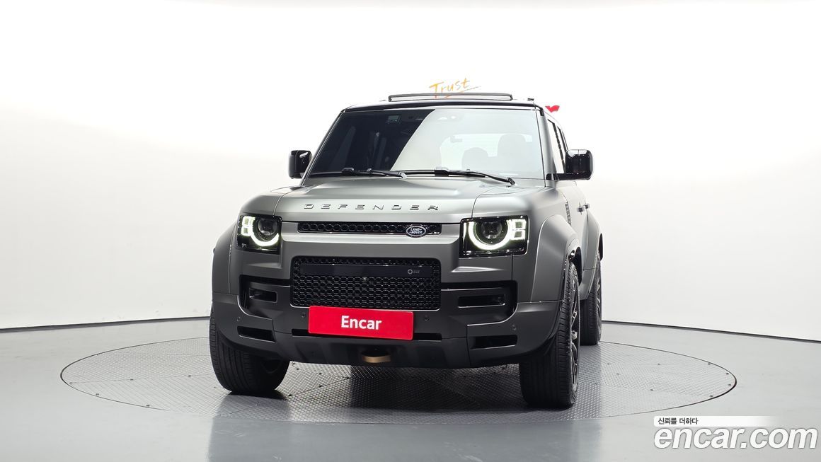 Land Rover Defender 2025