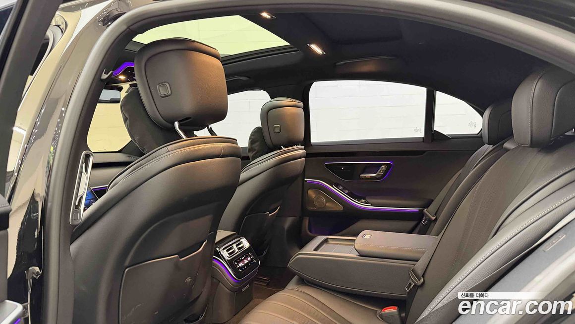 Mercedes-Benz S-Class 2025