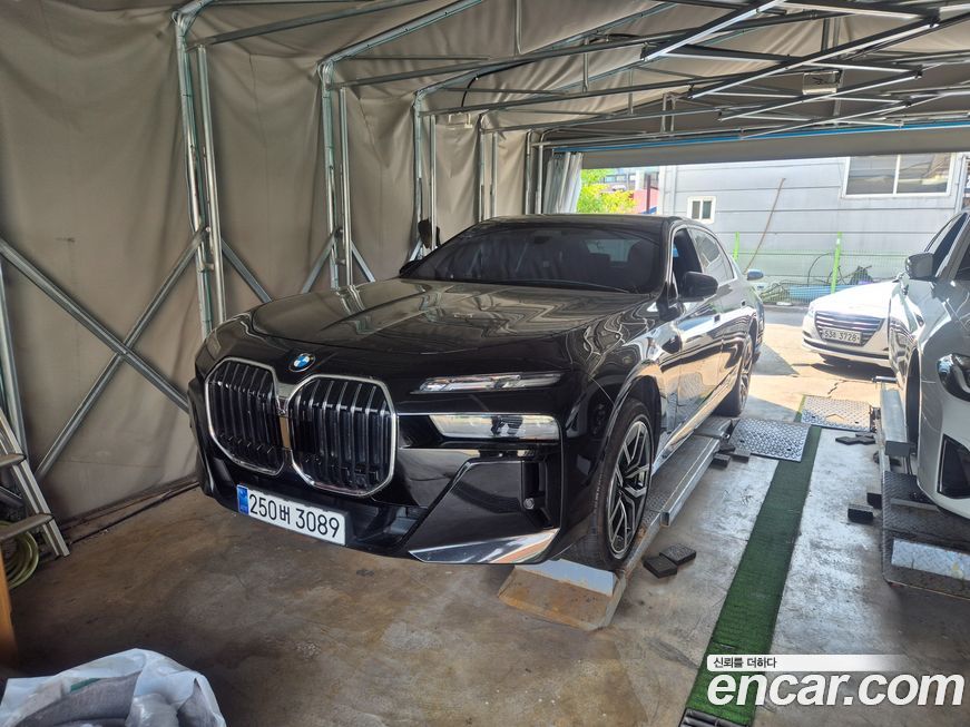 BMW 7-Series 2024