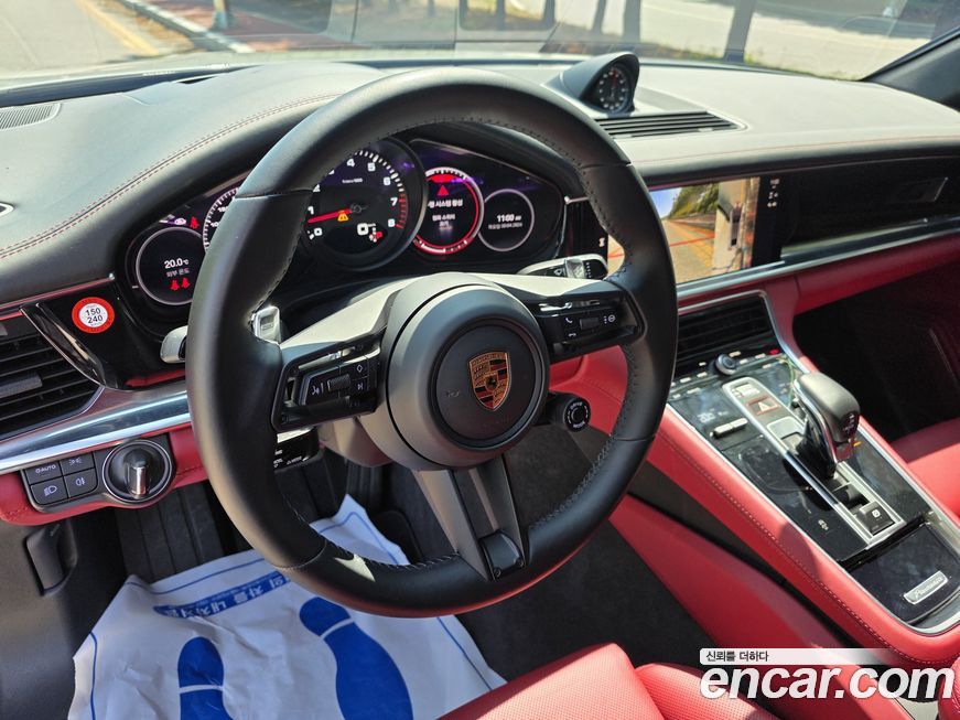 Porsche Panamera 2022