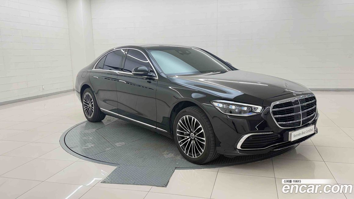 Mercedes-Benz S-Class 2025