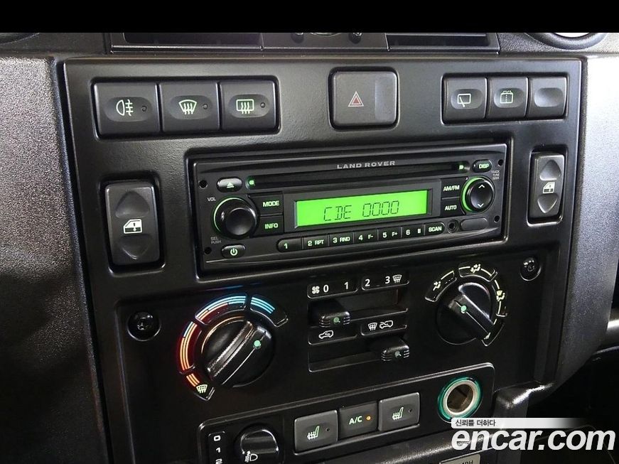 Land Rover Defender 2010