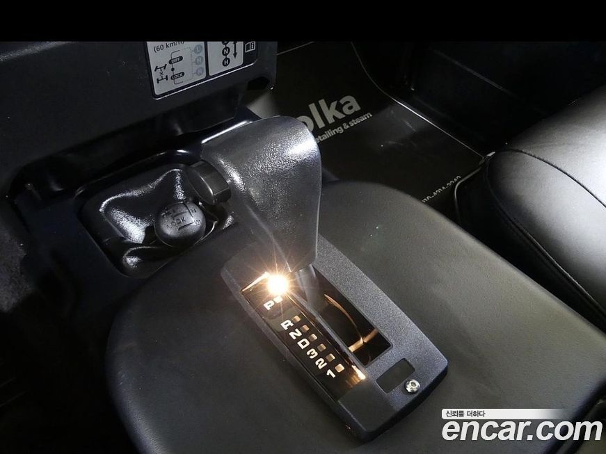 Land Rover Defender 2010