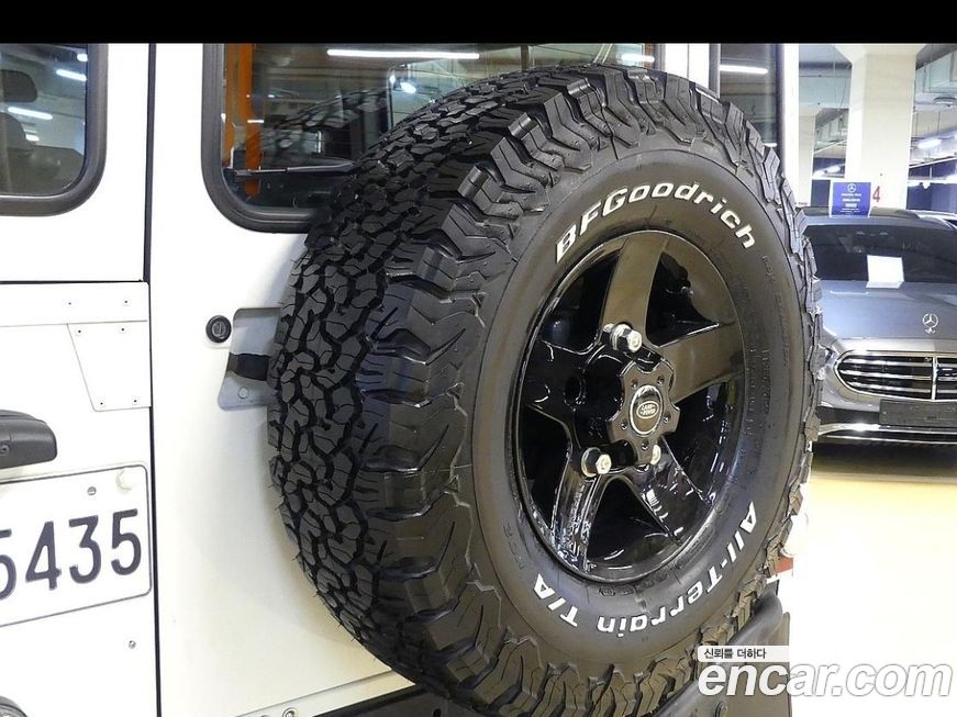 Land Rover Defender 2010