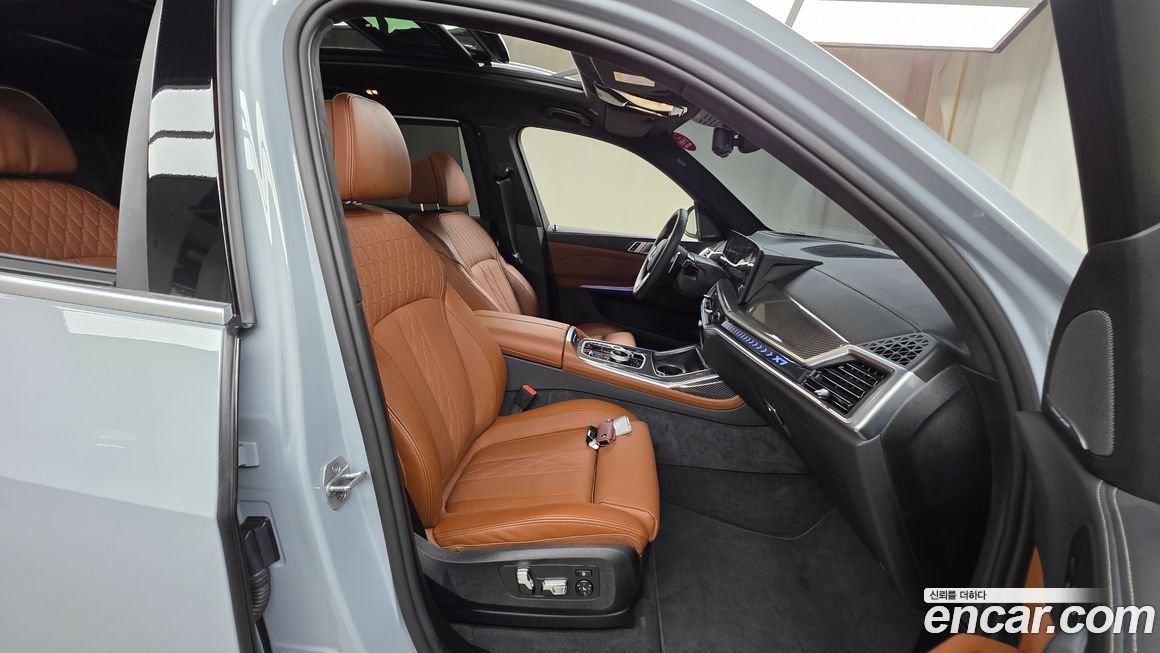 BMW X7 2025