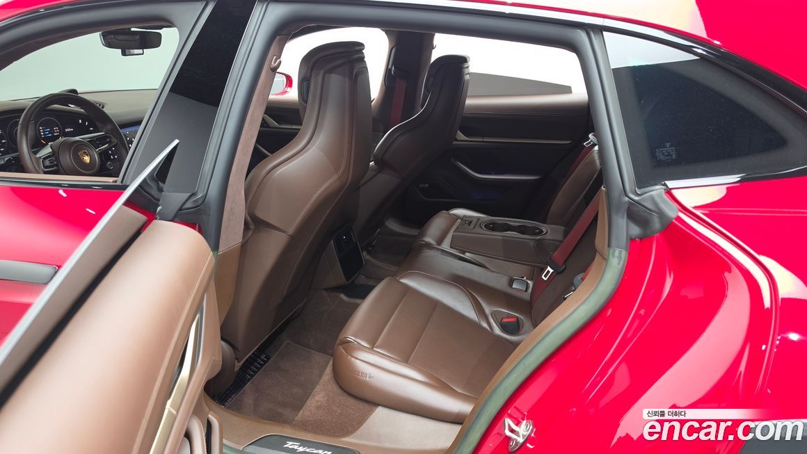 Porsche Taycan 2022