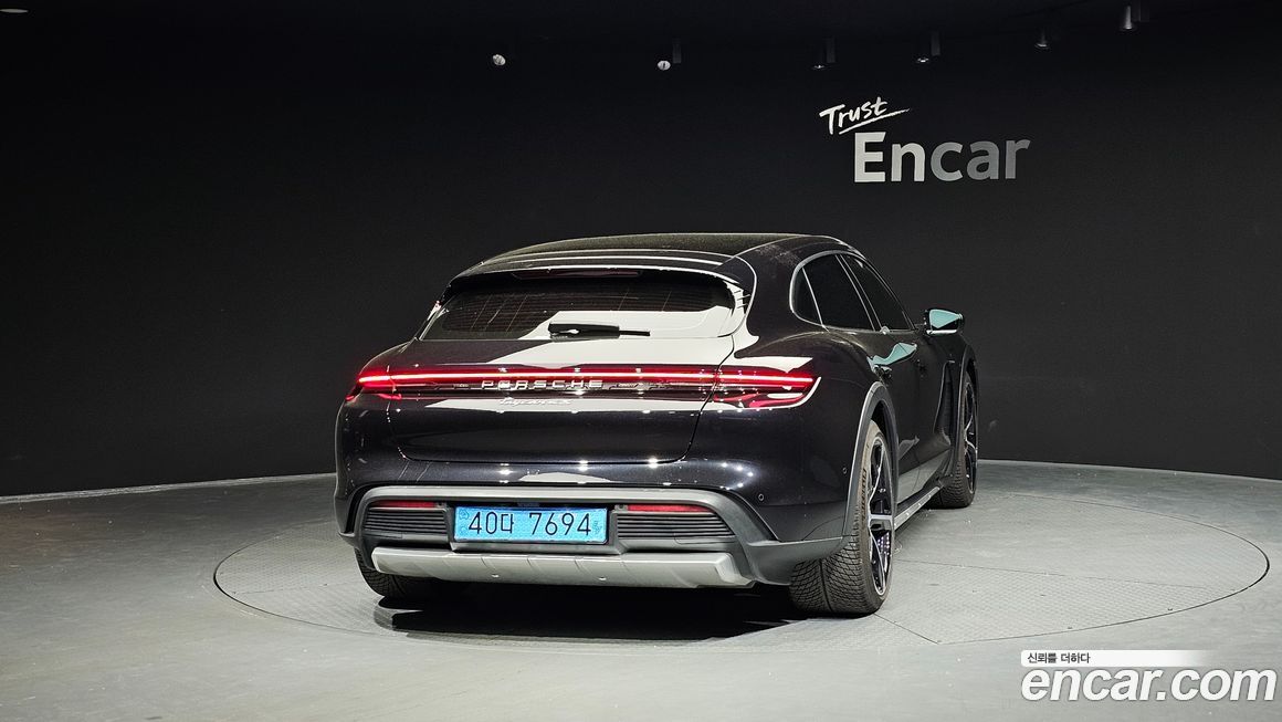 Porsche Taycan 2025