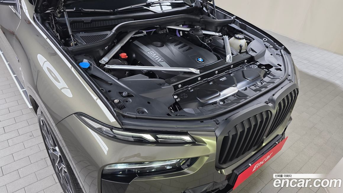 BMW X7 2025