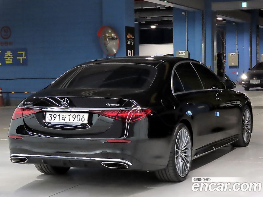 Mercedes-Benz S-Class 2025