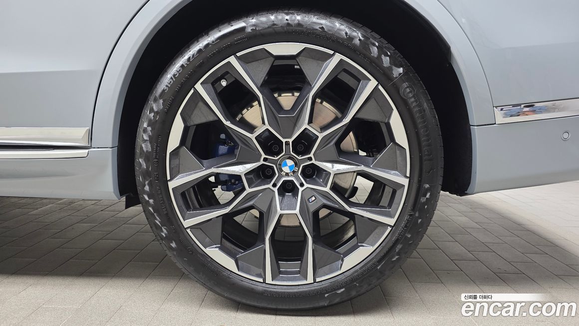 BMW X7 2025