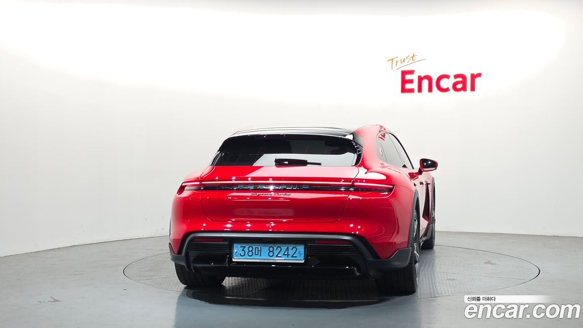 Porsche Taycan 2022