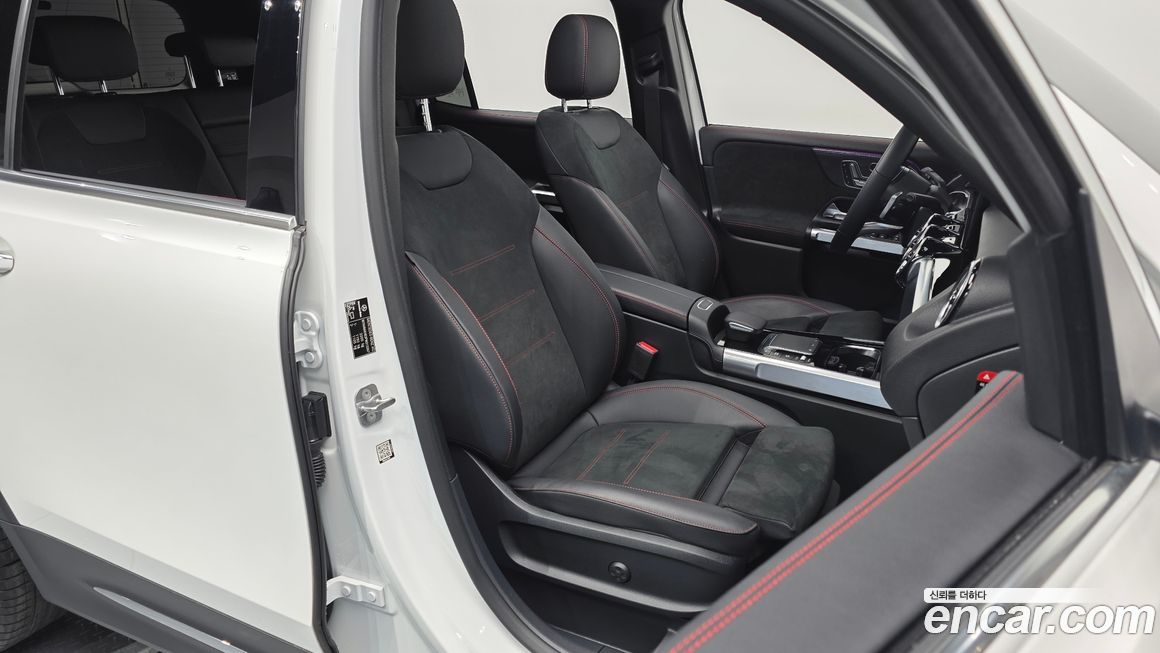 Mercedes-Benz GLB-Class 2023