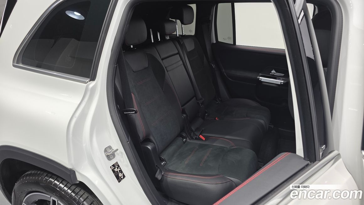 Mercedes-Benz GLB-Class 2023