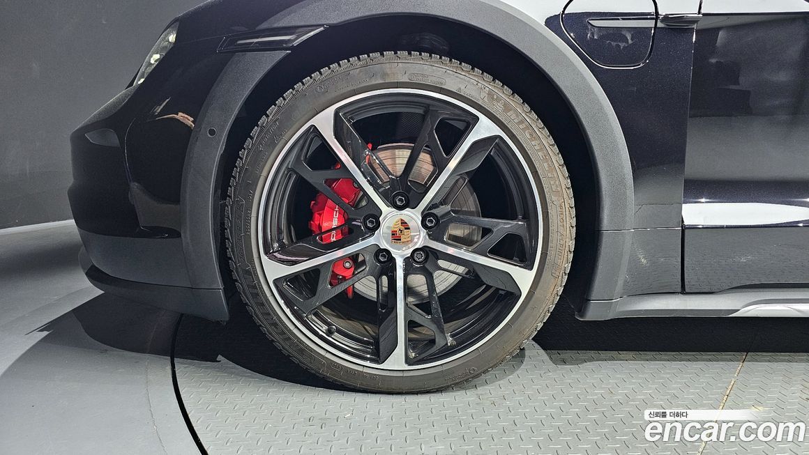 Porsche Taycan 2025