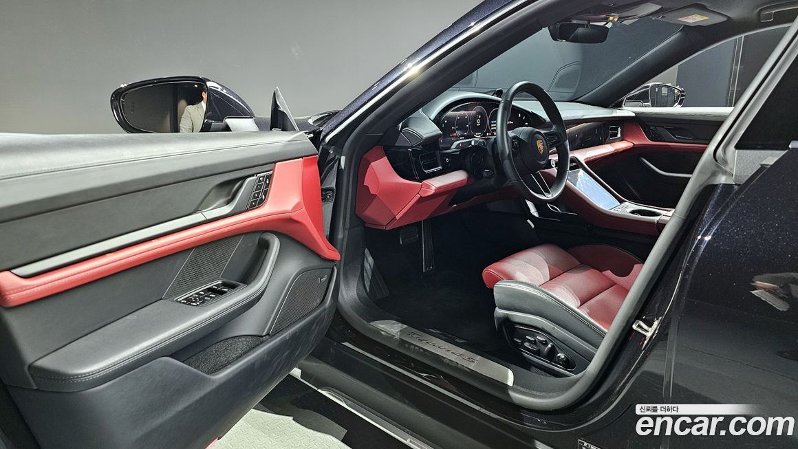 Porsche Taycan 2025