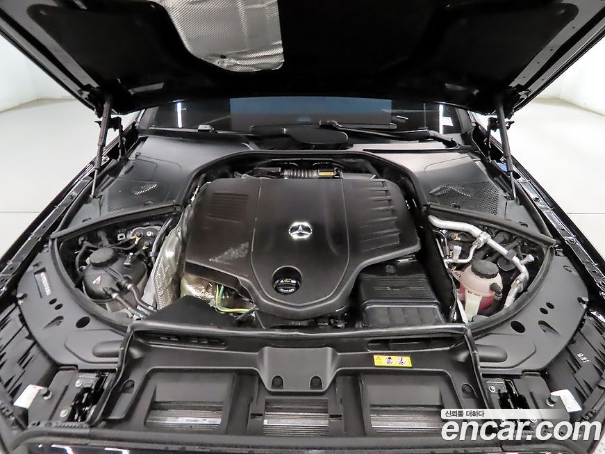 Mercedes-Benz S-Class 2025