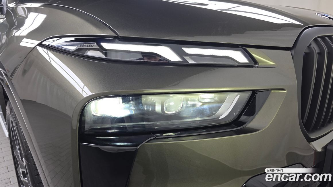 BMW X7 2025