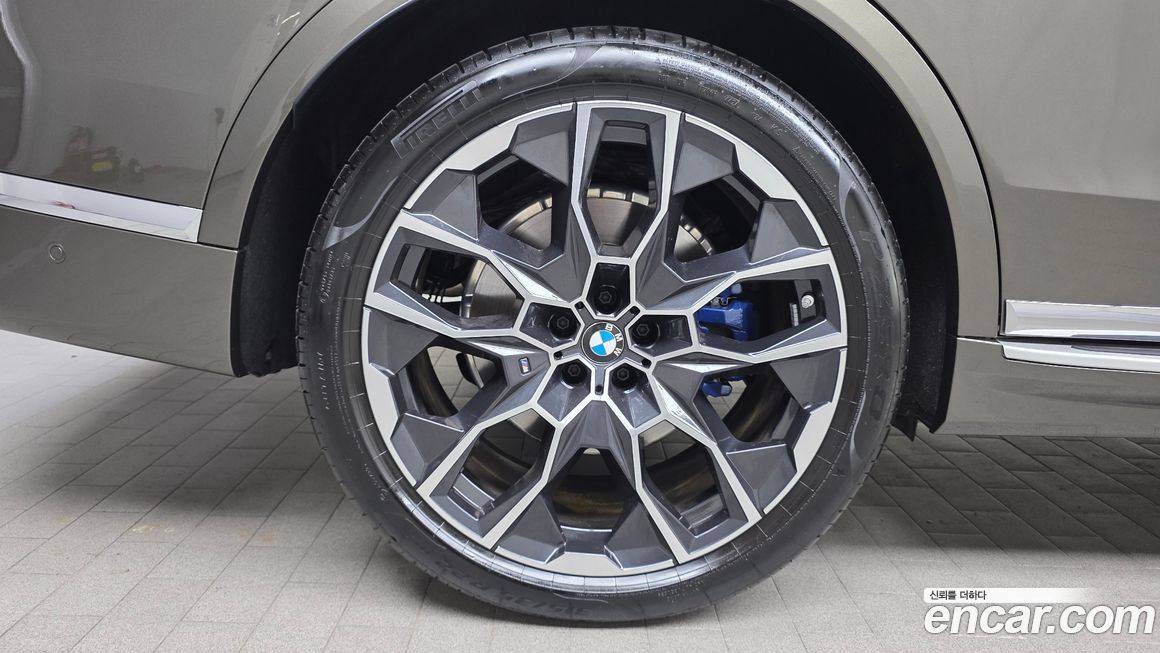 BMW X7 2025