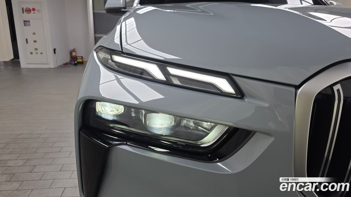 BMW X7 2025