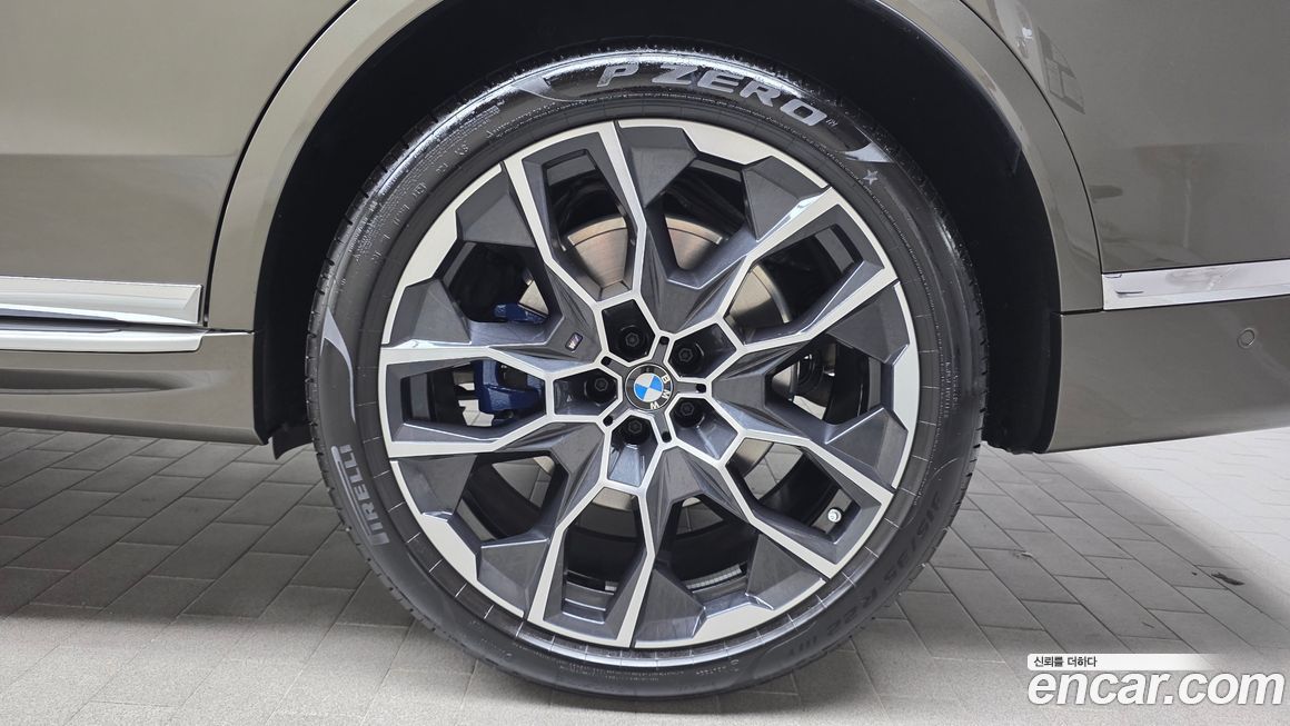 BMW X7 2025